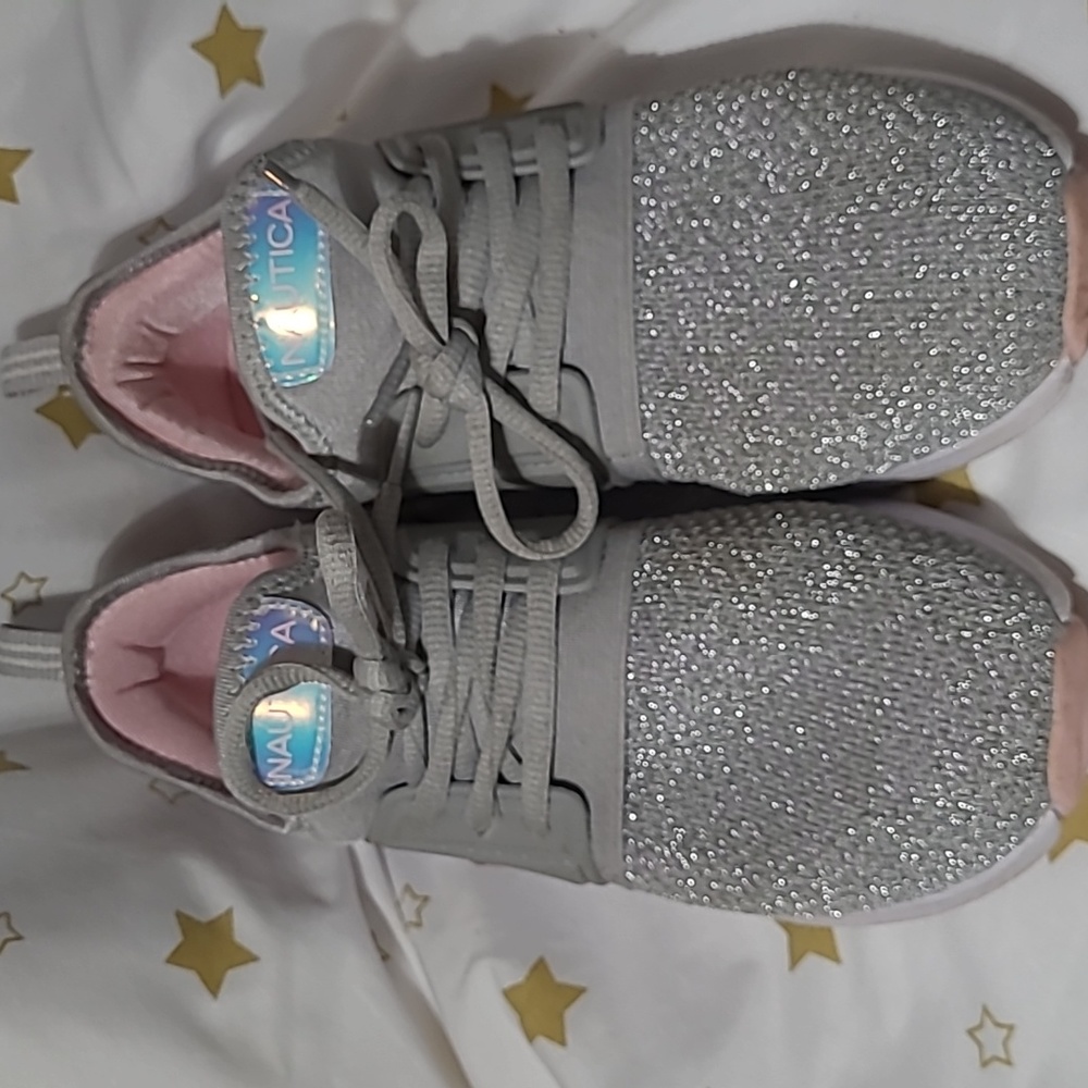 Kids sneakers